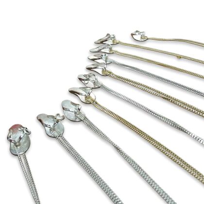 Zilveren en gouden slippertjes colliers