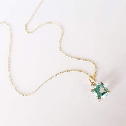 Subtiele Gouden Collier met Heldere Edelsteen